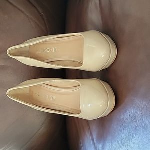 Aldo pumps size 8 taupe